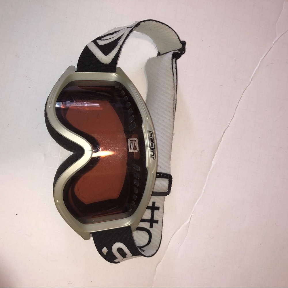 Scott skiing goggles